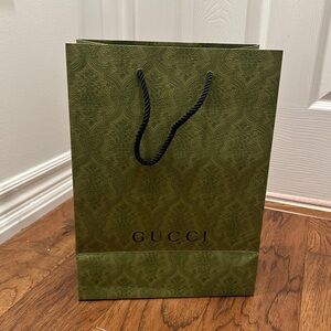 Medium Gucci shopping bag